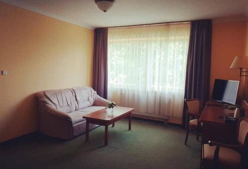 דירת חדר, Stara Poczta