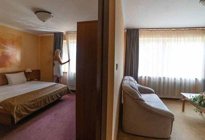 דירת חדר, Stara Poczta