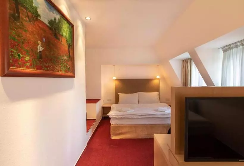 اتاق استاندارد سه نفره, Villa Nečas žilina