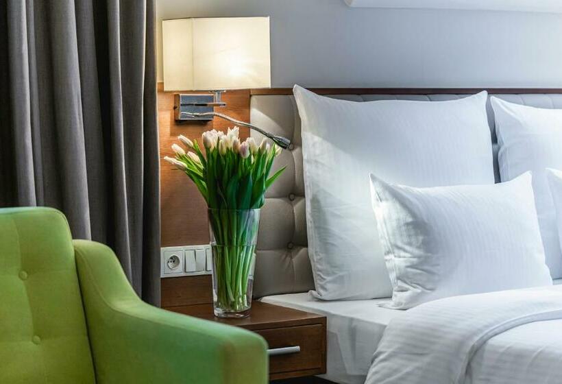 اتاق سوپریور, Wieniawski