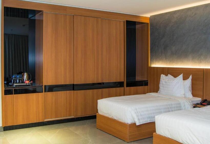 高级三人间, فندق كلاودز Clouds