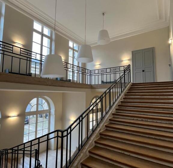 آپارتمان لوکس 1 خوابه, Appartement Charles Le Brun, Face Au Château De Versailles, Avec Parking Privé