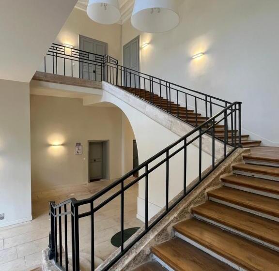 آپارتمان لوکس 1 خوابه, Appartement Charles Le Brun, Face Au Château De Versailles, Avec Parking Privé