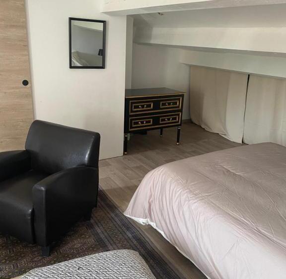 غرفة قياسية مزوَّدة بتراس, Chambre Independante