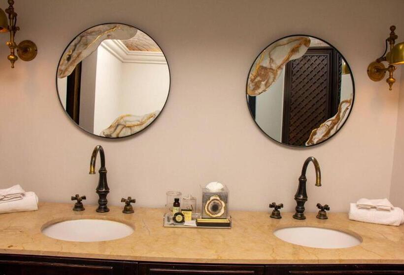 带大床的套房, Casa 63 Hotel Boutique & Spa