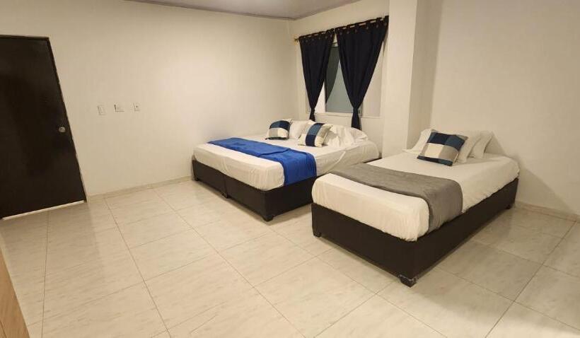 غرفة قياسية ثلاثية, Edificio Regata Inn