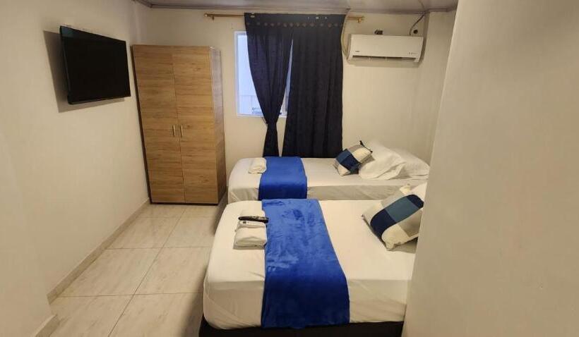 غرفة قياسية رباعية, Edificio Regata Inn