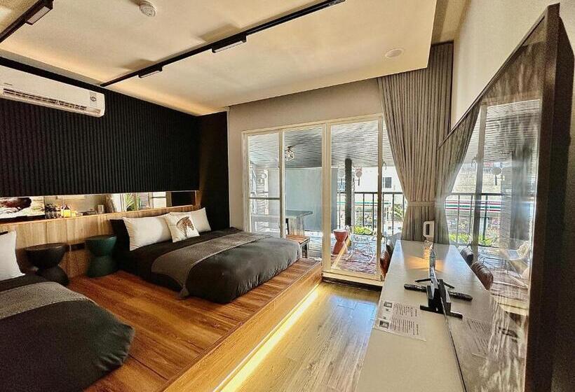 اتاق استاندارد چهارنفره با بالکن, Here B&b 宅這兒私宅 墾丁b宅