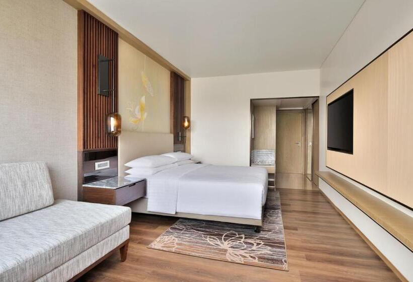 스탠다드 룸 킹사이즈 침대, Courtyard By Marriott Gorakhpur