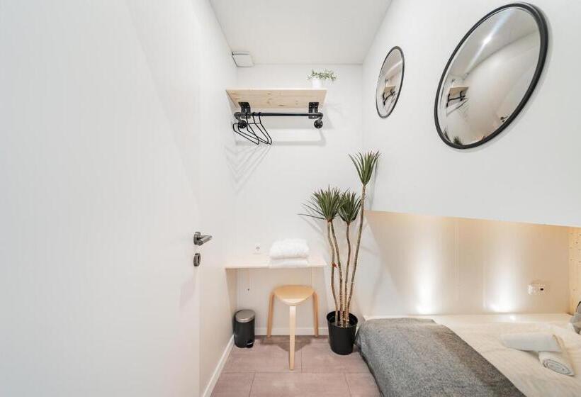 اتاق استاندارد با سرویس بهداشتی مشترک, Cubes By Tegetthoff