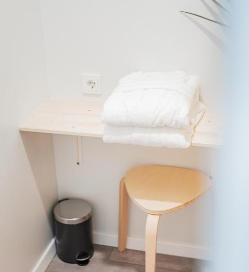 اتاق استاندارد با سرویس بهداشتی مشترک, Cubes By Tegetthoff