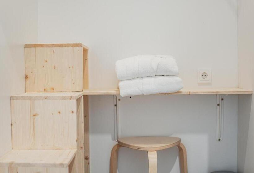 اتاق استاندارد با سرویس بهداشتی مشترک, Cubes By Tegetthoff