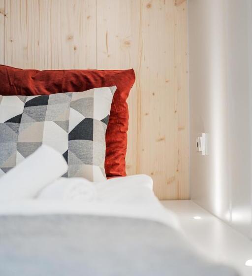 اتاق استاندارد با سرویس بهداشتی مشترک, Cubes By Tegetthoff