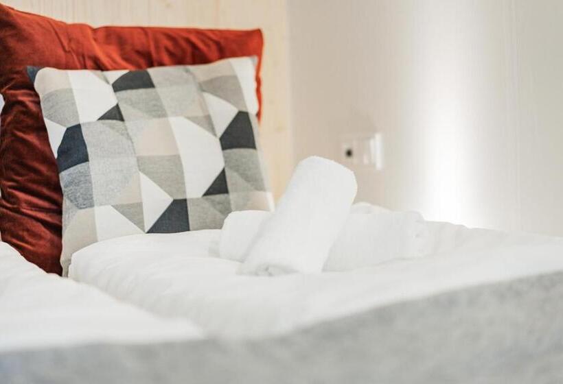 اتاق استاندارد با سرویس بهداشتی مشترک, Cubes By Tegetthoff