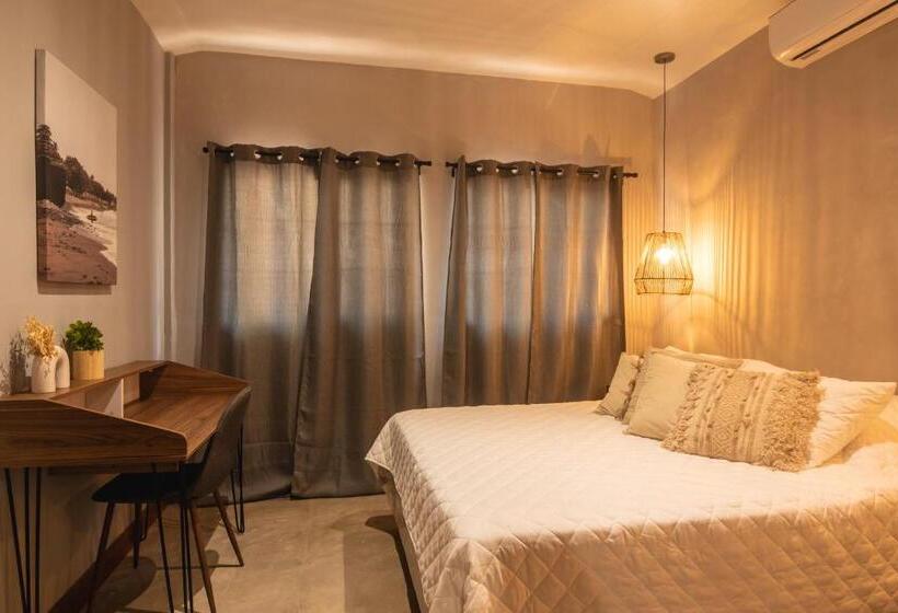 스탠다드 스튜디오, El Xalli