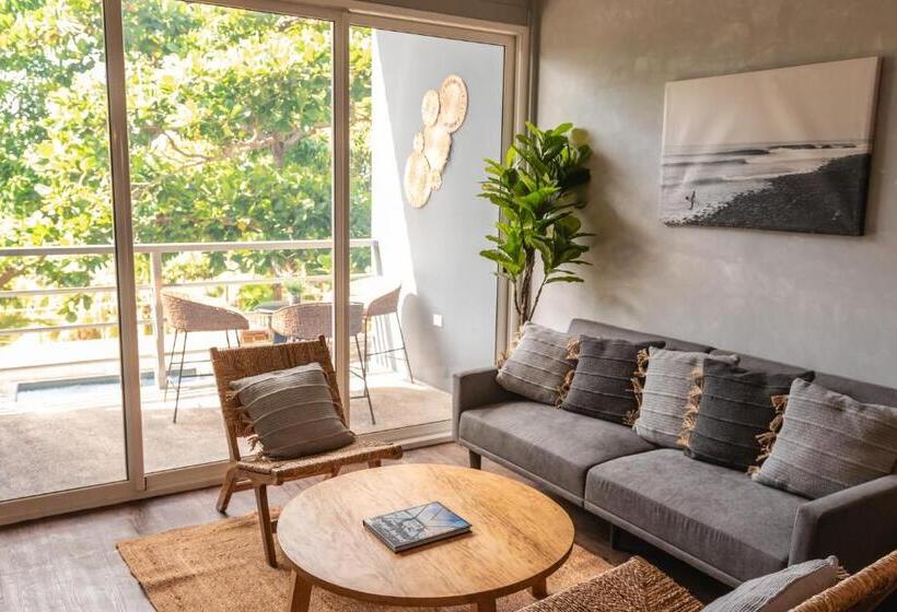 스탠다드 스튜디오 바다 전망, El Xalli