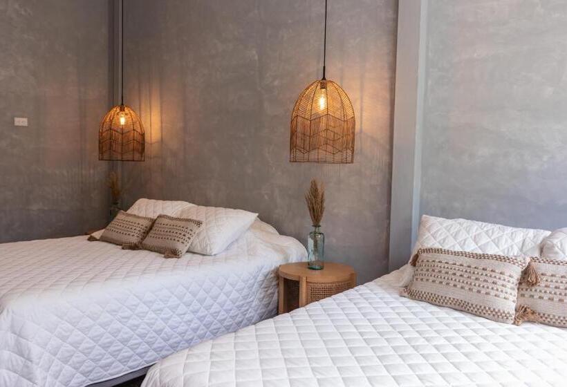 스탠다드 스튜디오 바다 전망, El Xalli