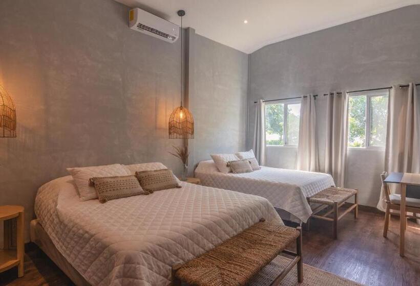 스탠다드 스튜디오 바다 전망, El Xalli