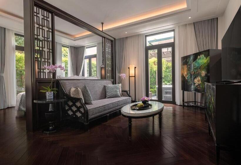 Suite with lake view, Elegant Mansion 88