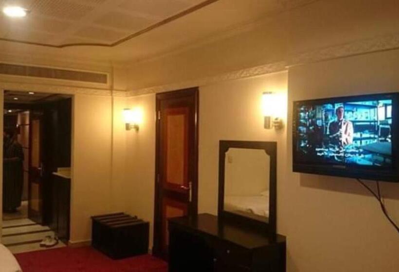 חדר משפחתי, Loaloat Al Tawhid