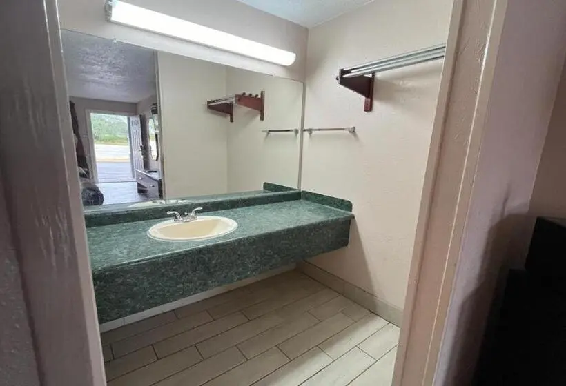 Standard-huone, Regency Inn By Oyo Three Rivers