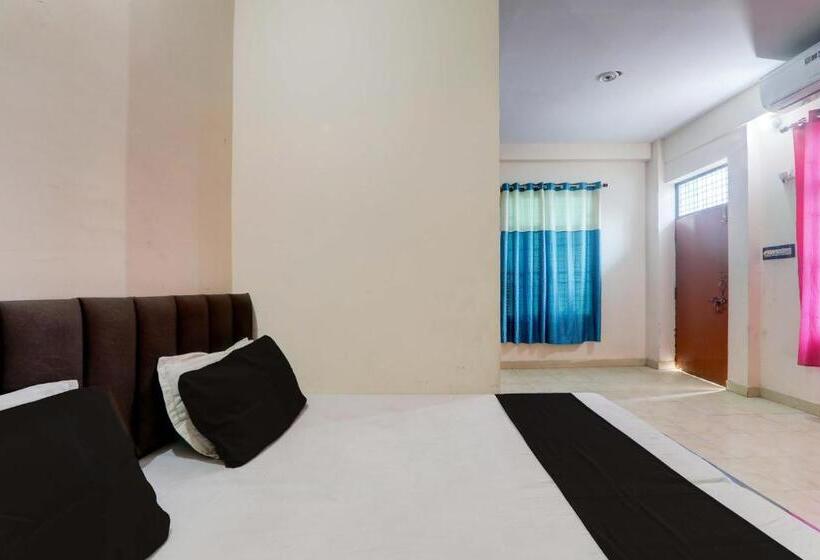 トリプルクラシックルーム, Oyo Flagship Hotel New Kadambari