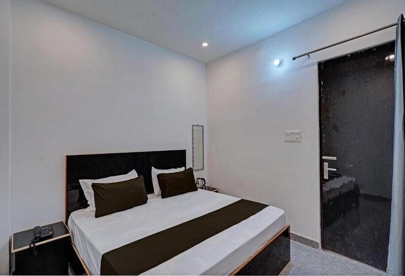Трехместный Номер Классика, Oyo Hotel Kotik Stay