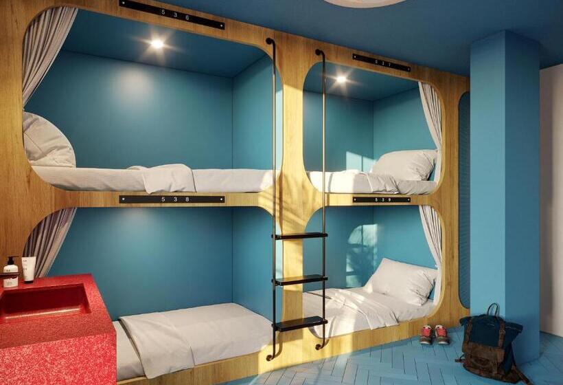 이코노이 4인룸, The Boc Hostels   Beach