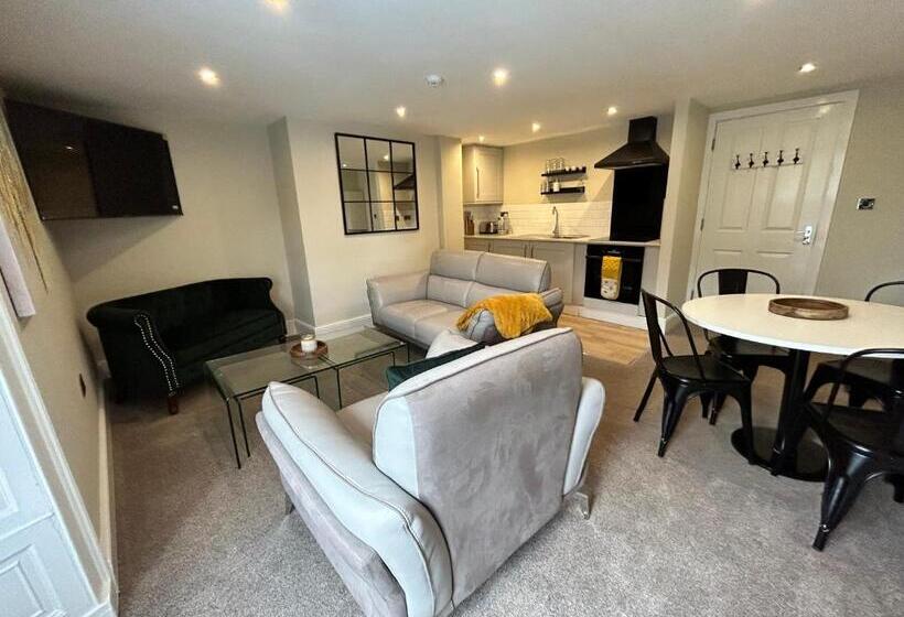 침실 2개 아파트, Apartments At The Black