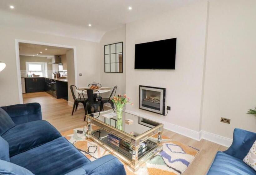 침실 2개 아파트, Apartments At The Black