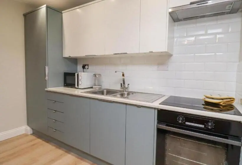 １階の１ベッドルームアパートメント, Apartments At The Black