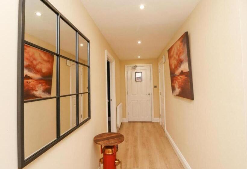 1베드룸 아파트 1층, Apartments At The Black