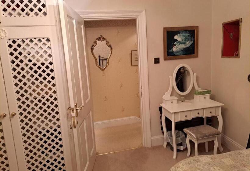 スタンダードルーム, Lloyds Penthouse