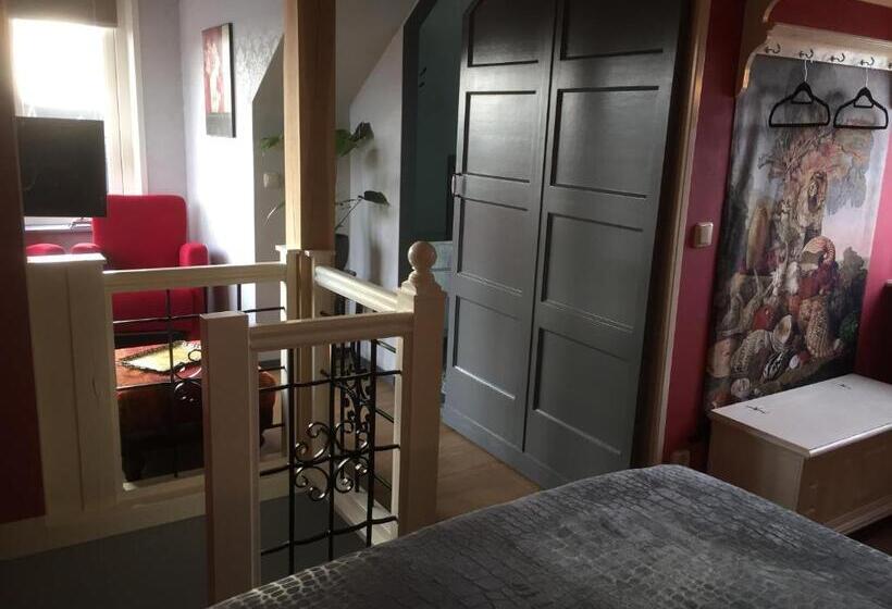 غرفة ديلوكس مطلّة علي الحديقة, Villa Lucia