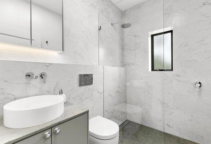 آپارتمان 2 خوابه, Hamilton Lodge