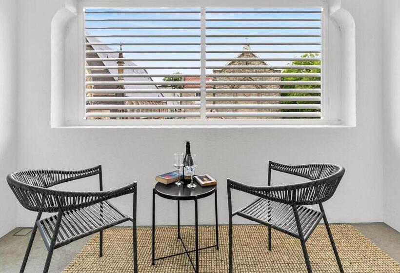 آپارتمان 2 خوابه, Hamilton Lodge