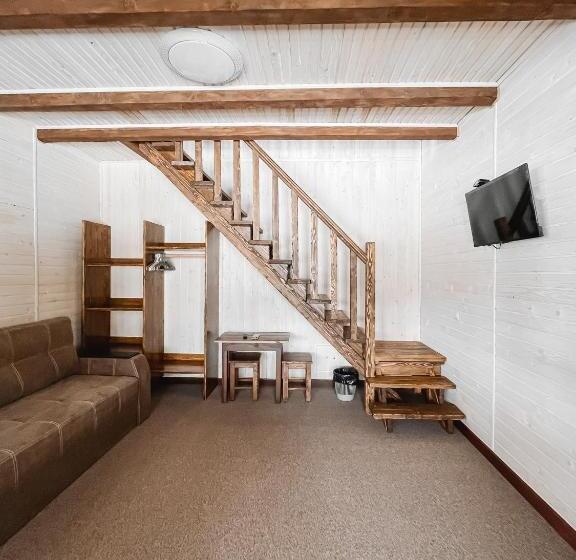 Family Suite, парк готель там, де гори..