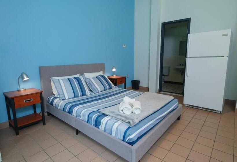 סטודיו דלוקס, Au Campus