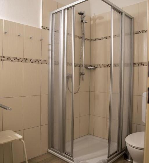 شقة غرفتين, Hof Schlüpke