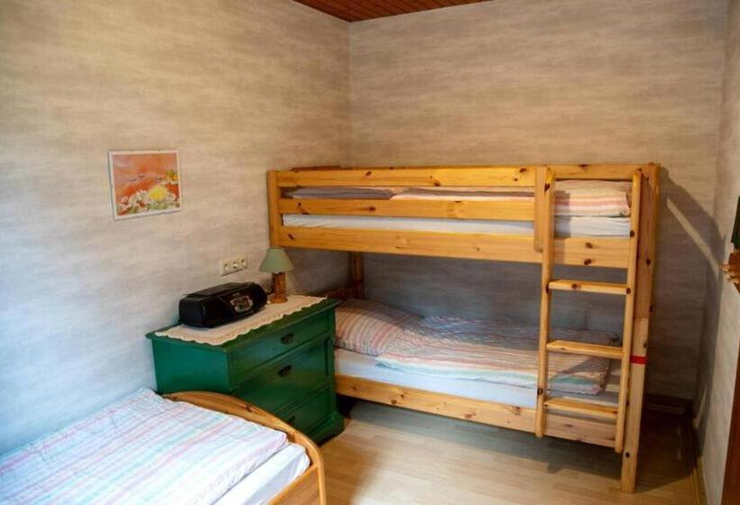 شقة غرفتين, Hof Schlüpke