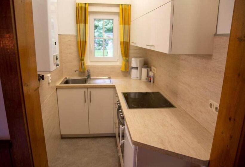 شقة غرفتين, Hof Schlüpke