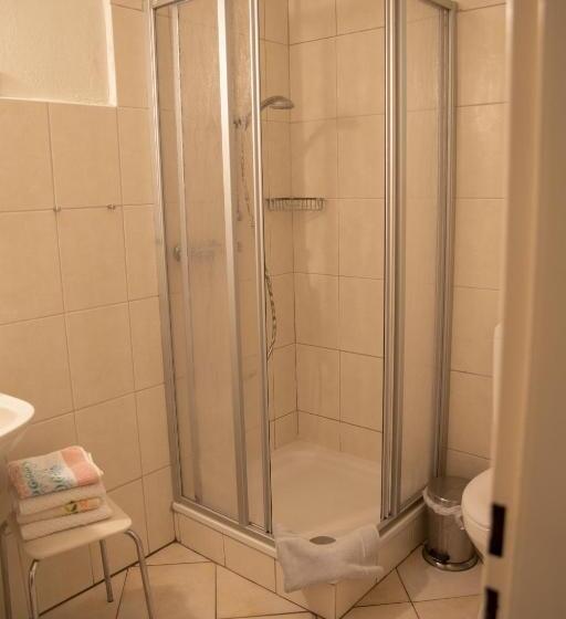 شقة غرفتين, Hof Schlüpke