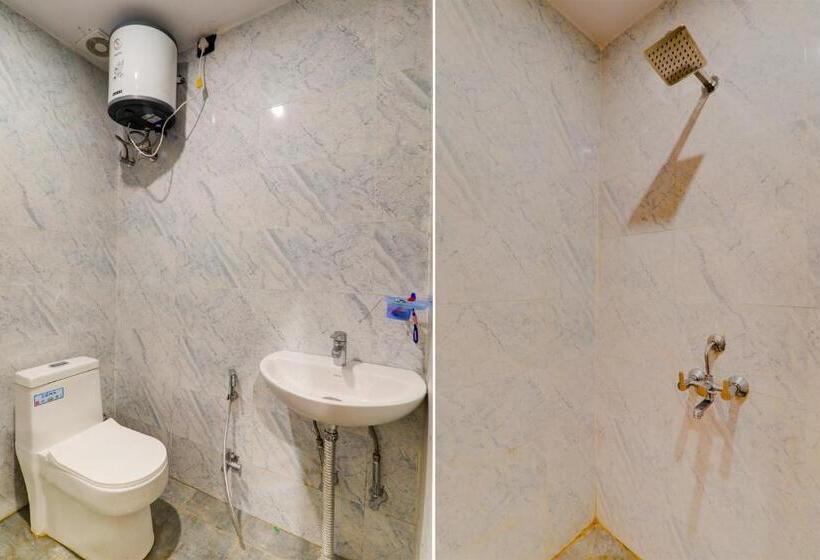 غرفة كلاسيكية ثلاثية, Oyo Flagship Royal Guest House