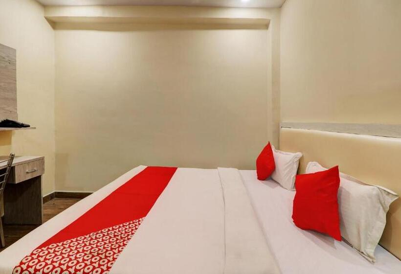 غرفة كلاسيكية ثلاثية, Oyo Flagship Royal Guest House