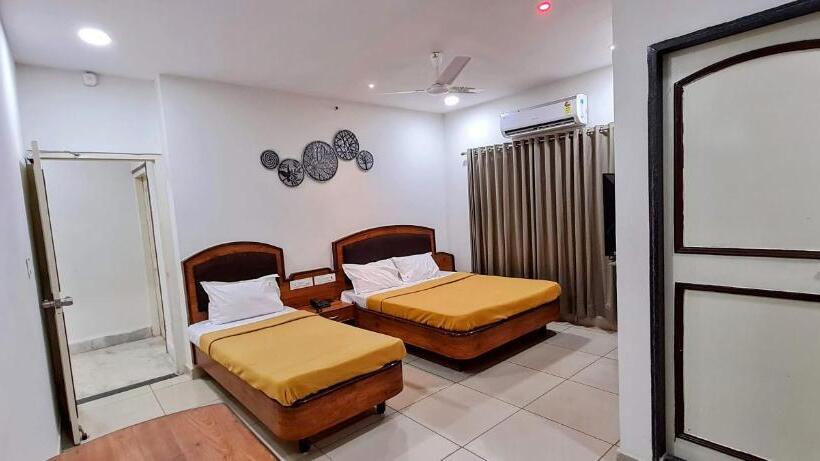 غرفة ديلوكس, Tirth