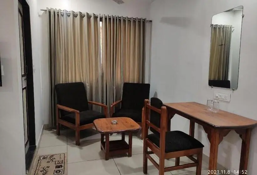Tripla Executive, Tirth