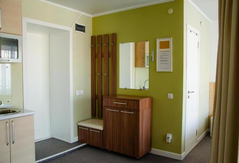 سوییت خانوادگی, Tumar Apart