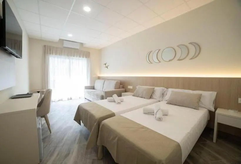 Standard Neljän Hengen Huone, Hostal Altea Karma