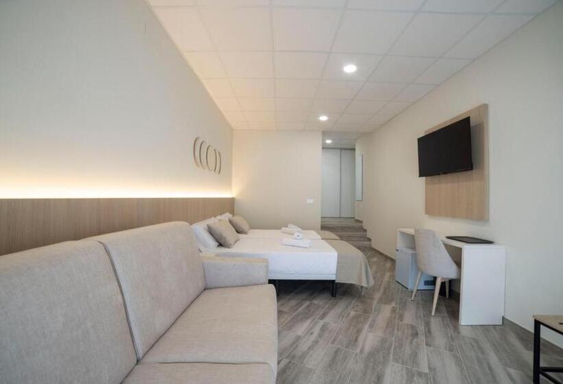 חדר סטנדרט לארבעה, Hostal Altea Karma