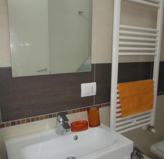 اتاق اجرایی سه نفره, Le Gemme Di Perugia   Alloggi In Centro Storico   Via Della Cupa / Via Della Luna